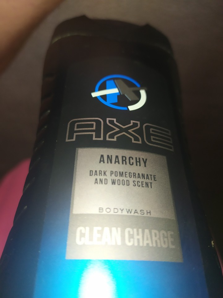 Tusfürdő/Shower gel/Gel de ducha