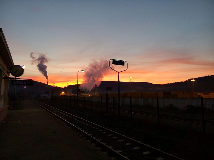 Soleil levant sur la gare