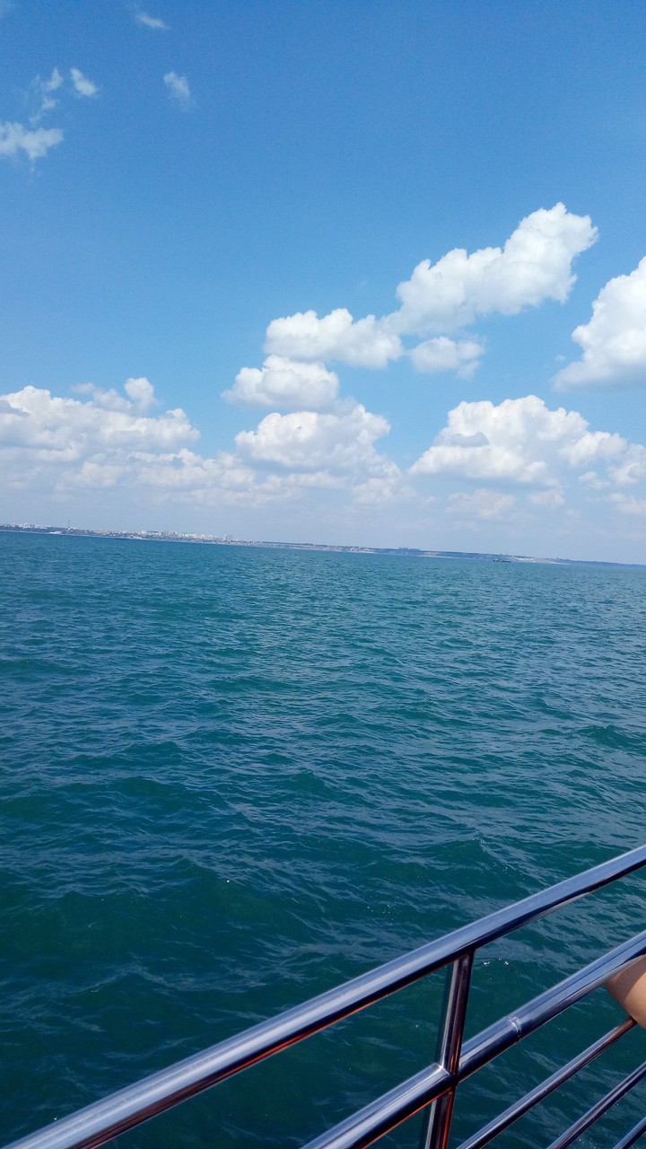 море