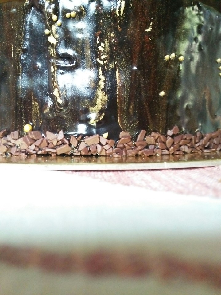 golden cake