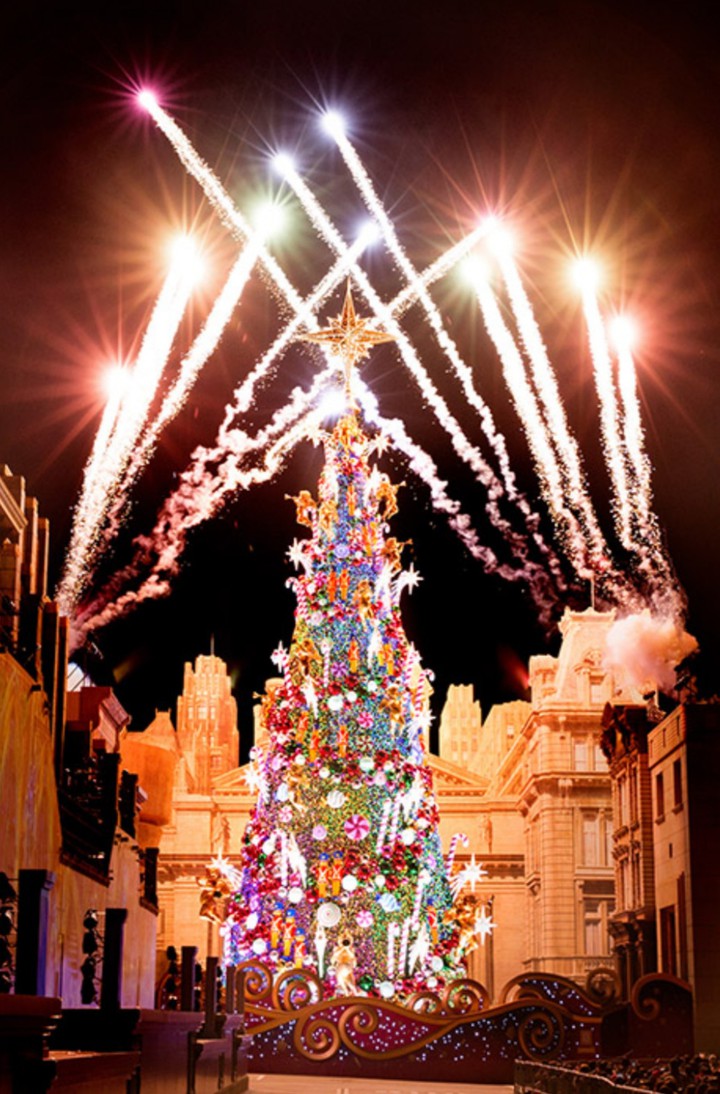 giant Christmas tree & fireworks