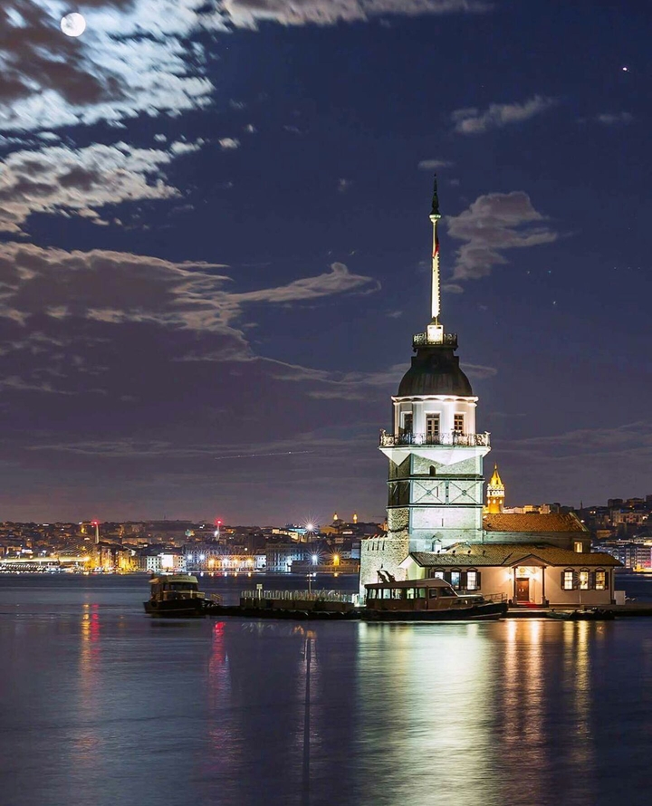 Maiden's Tower / Kız Kulesi /  Moon and Night Light