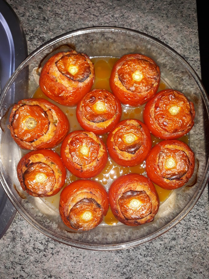 Tomates rellenos al horno