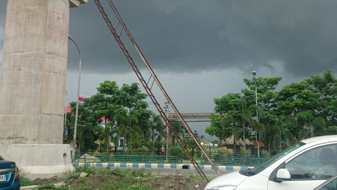 strong cloud
