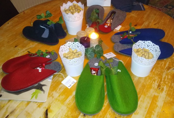 Gaben-Tisch-Nikolaus
