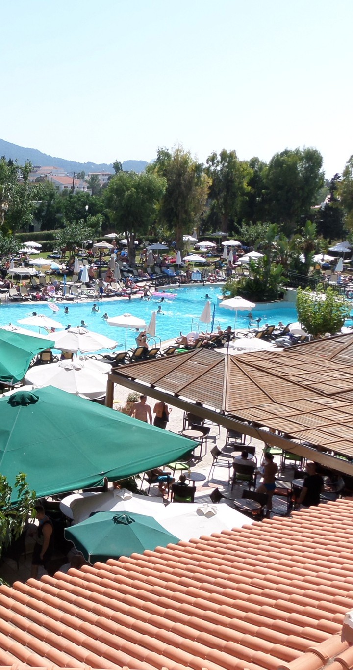 Holiday Hotel