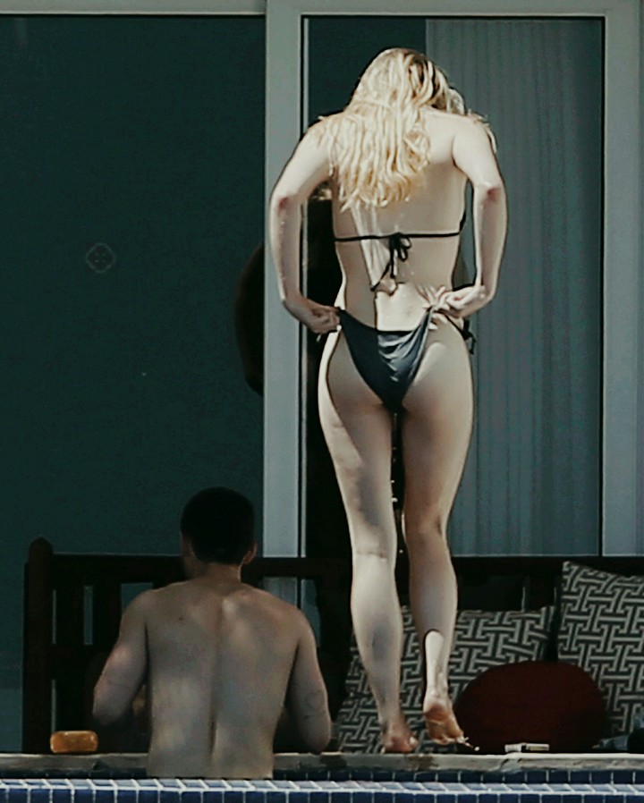GOT Star Sophie Turner  Amazing Ass