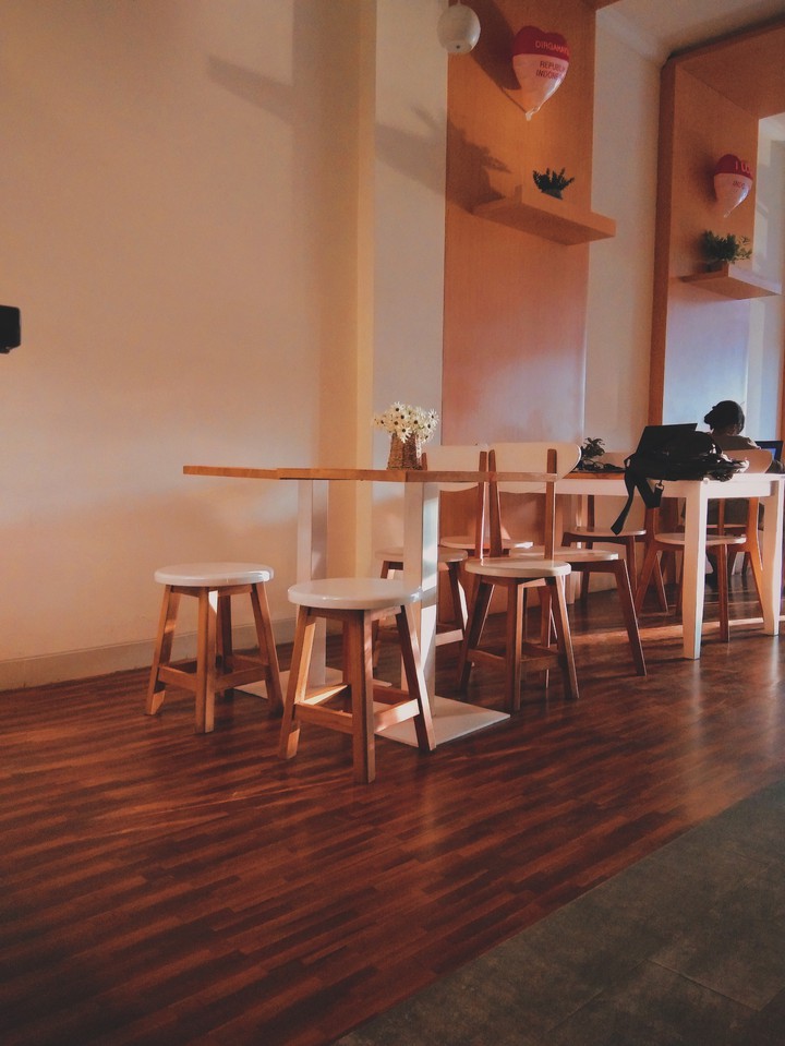 Coffee Shop.