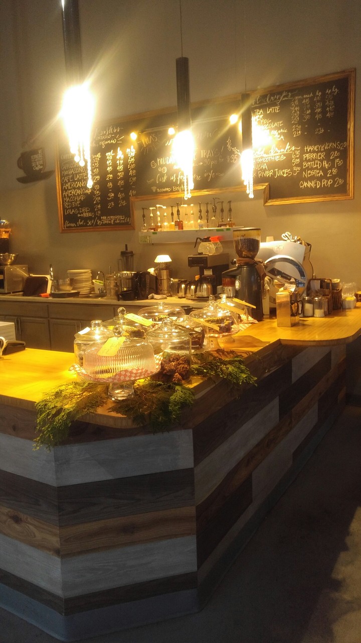 Lola's Coffee House