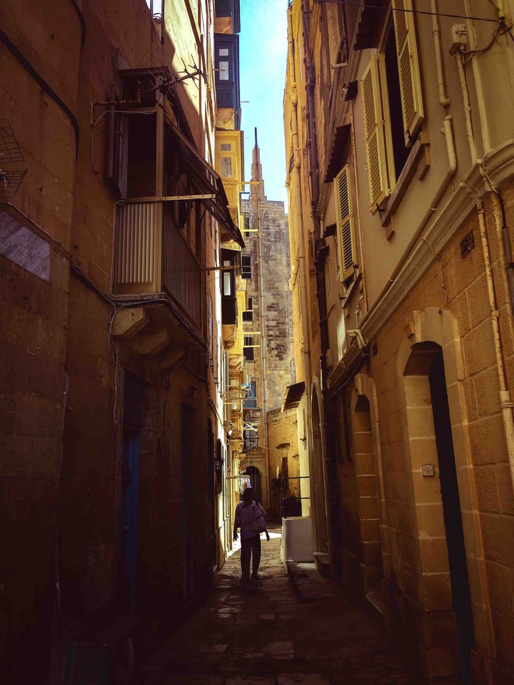narrow street