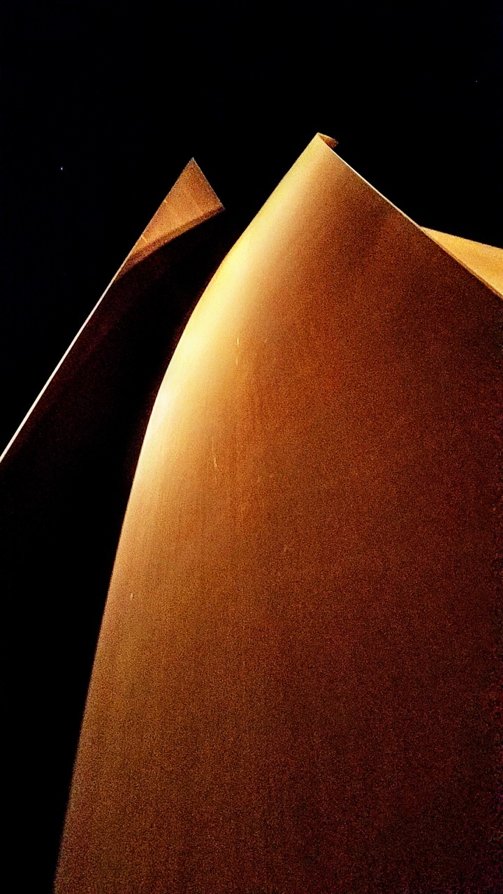 Connector
64-foot tall 360-ton steel sculpture
