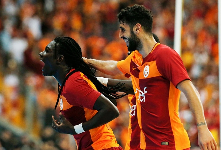 Bafetimbi Gomis - Tolga Ciğerci        Galatasaray