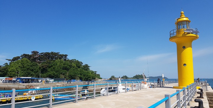 노오란 등대