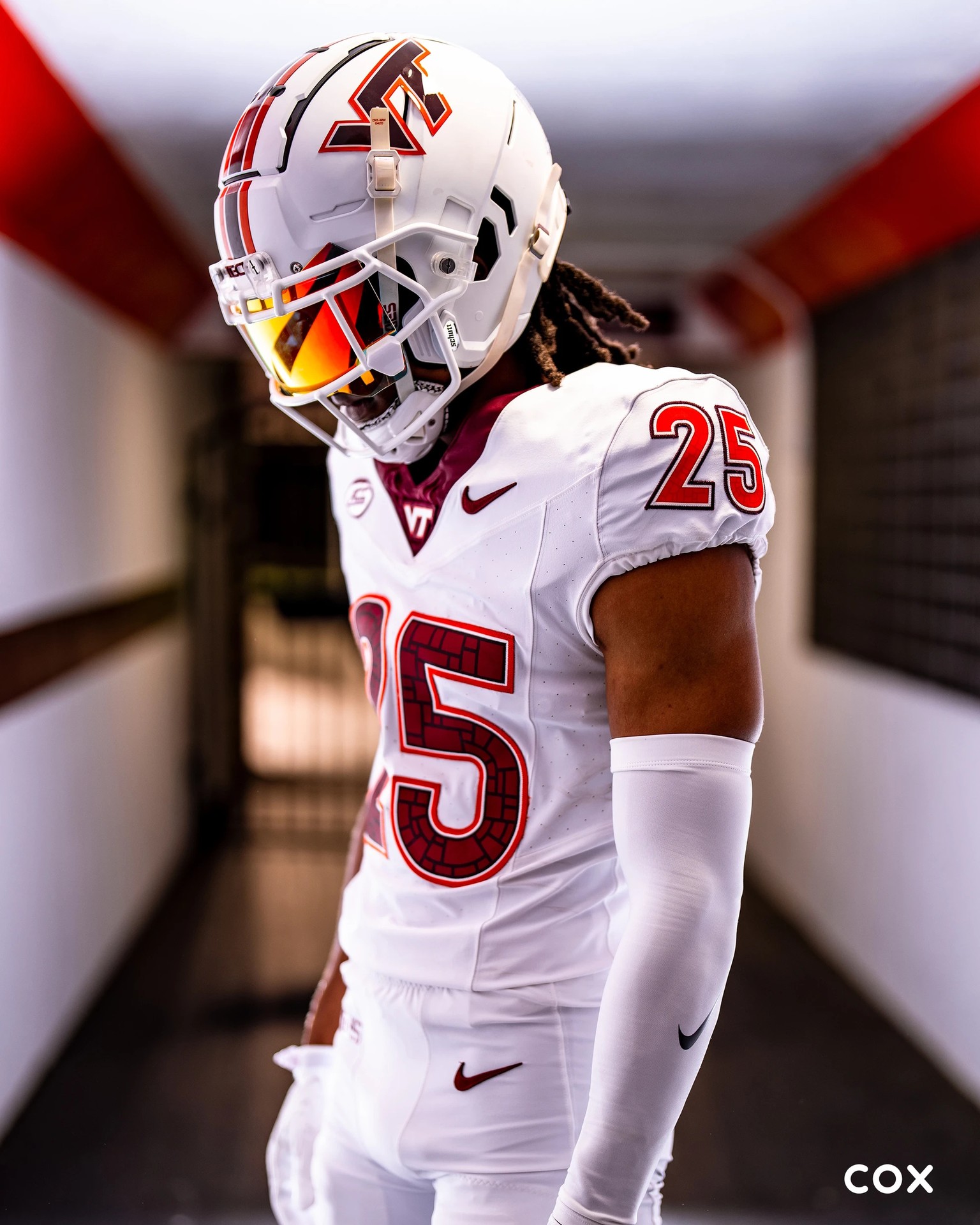 Protective_gear_in_sports, Football_helmet, Protective_equipment_in_gridiron_football