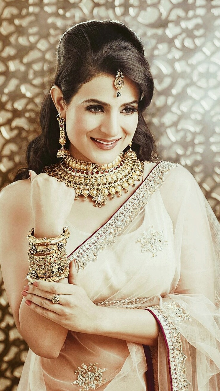 beautiful Amisha