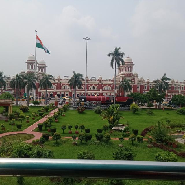 Lucknow station 4 bag
