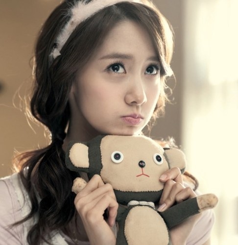 Kpop singer Yoona wallpaper