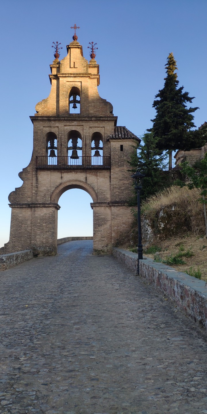 Aracena path to the Castle