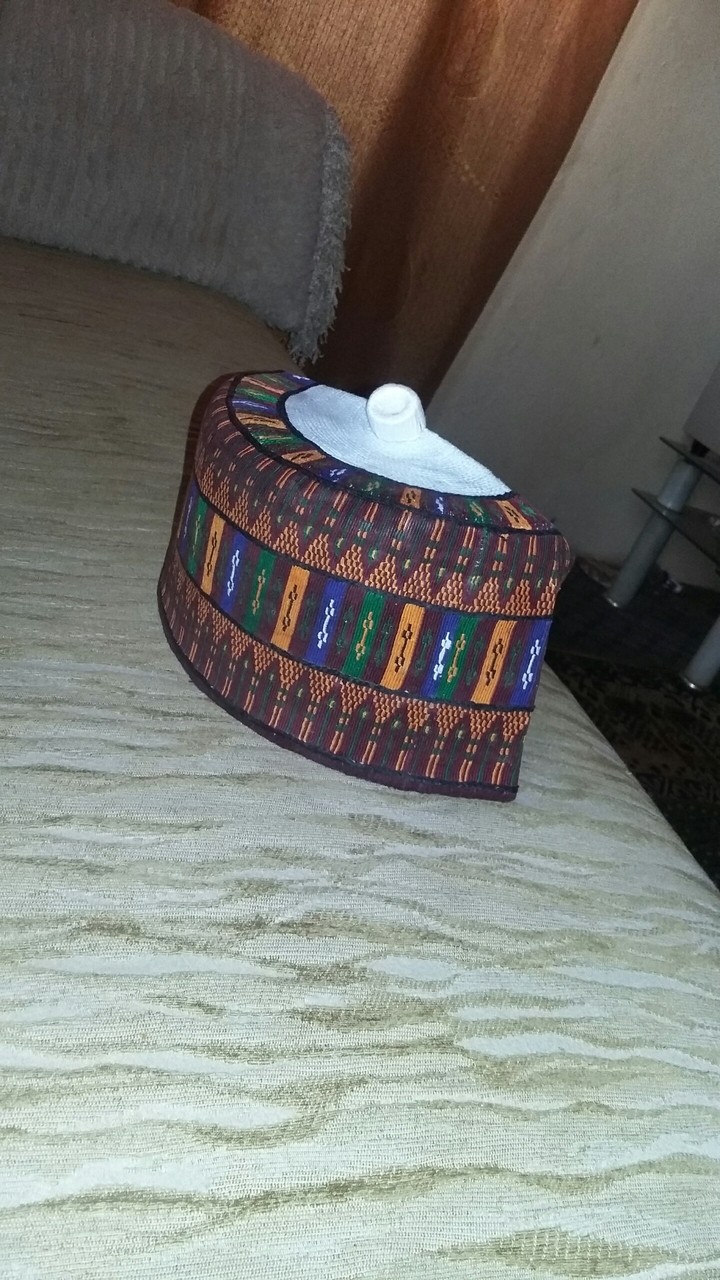 Caps
