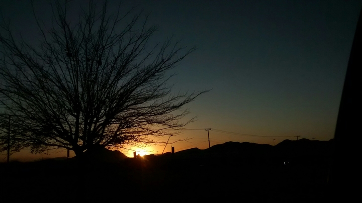 Atardecer en los barrios bajos.