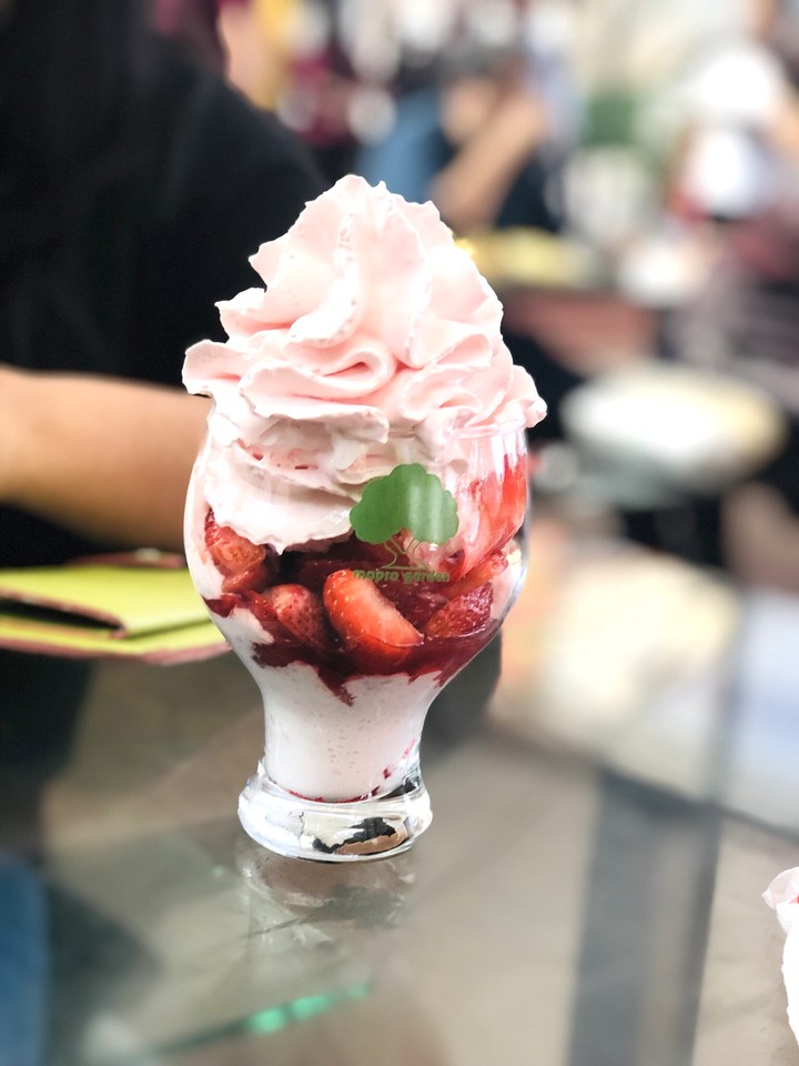 Strawberry Cream