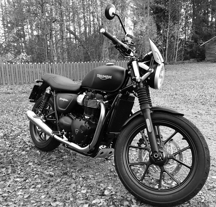 Street twin