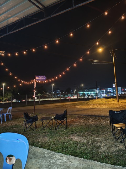 Flea_market, Retail
