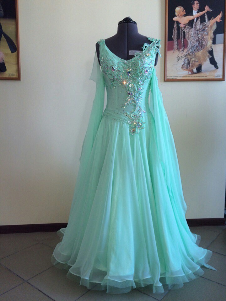 Ballroom dress (standard)