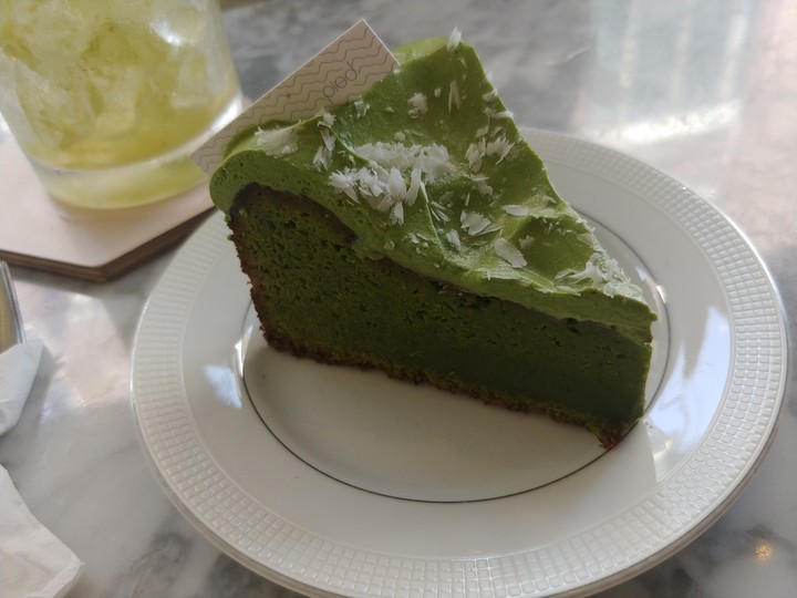green tea ? cake ?
