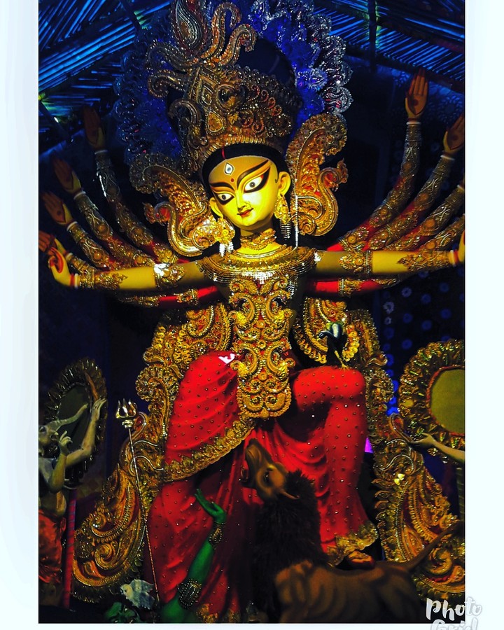 Durga idol at kolkata kumartuli sarbojonin