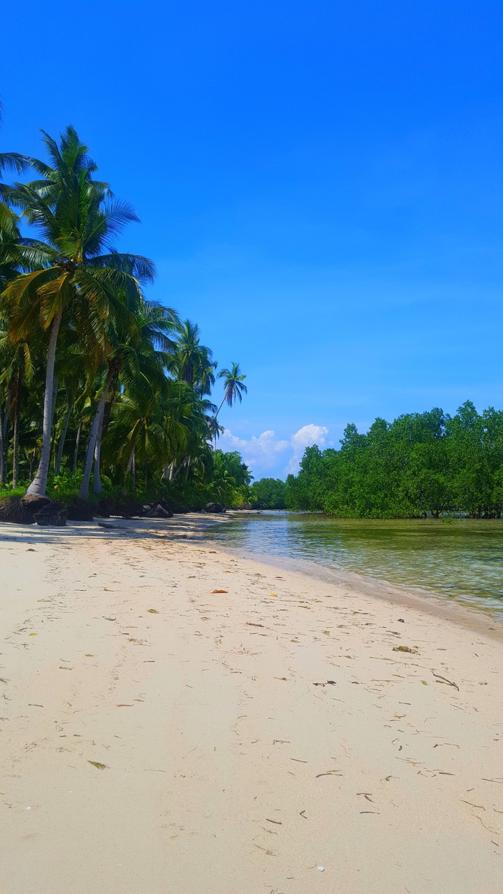 White Sand Beach