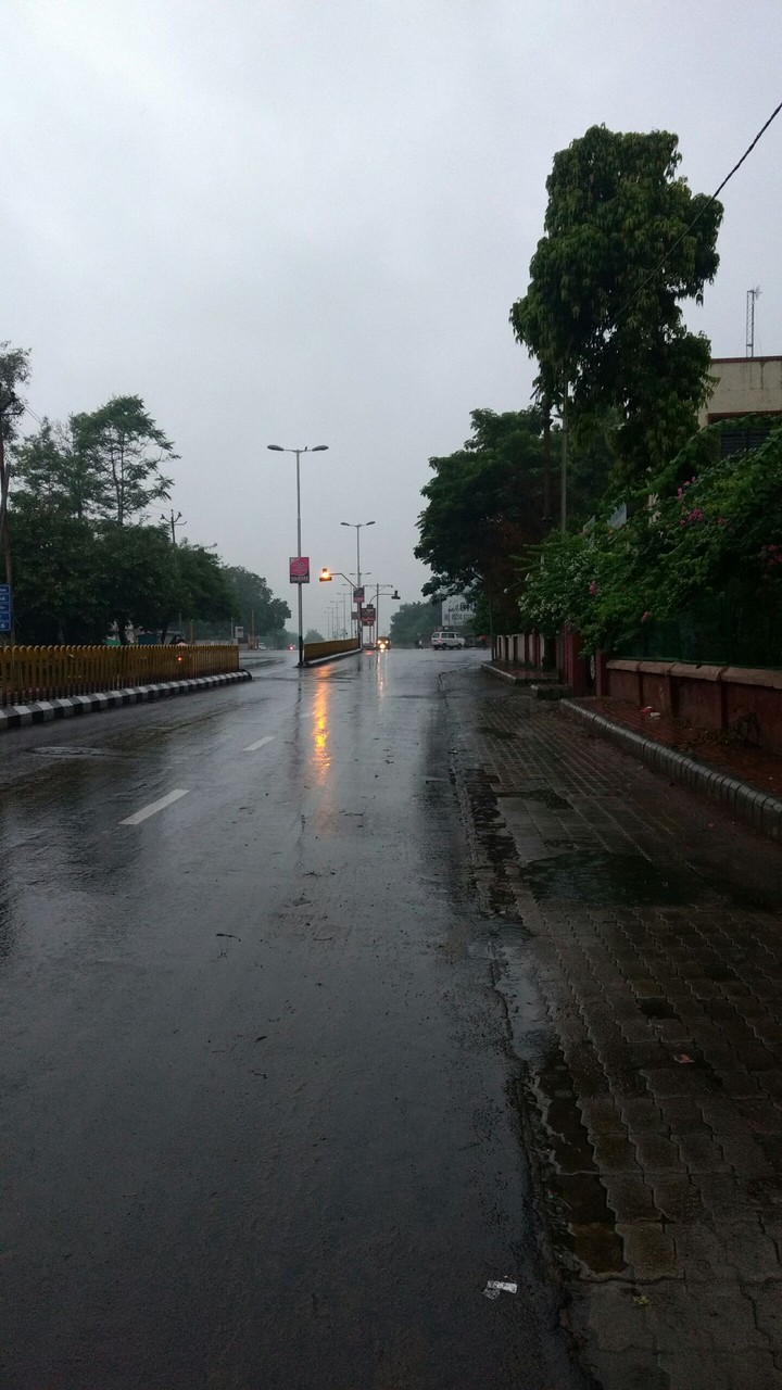monsoon_street