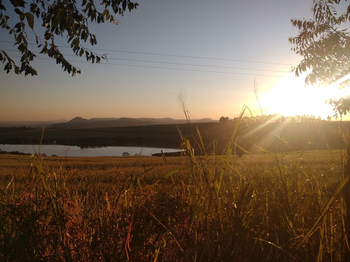 Caminhando e admirando a paisagem