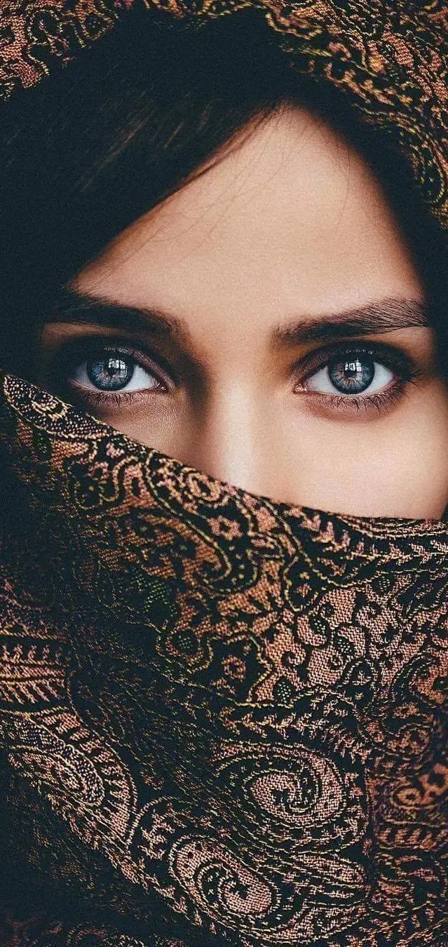 hijabi girl face