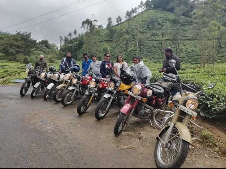 Acclaim motors Team at Valpari.