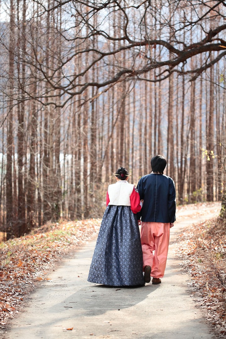 Couple in Korean Dress II