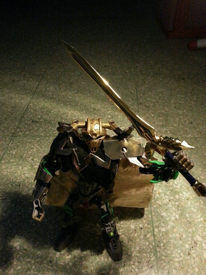 Golden King Lego