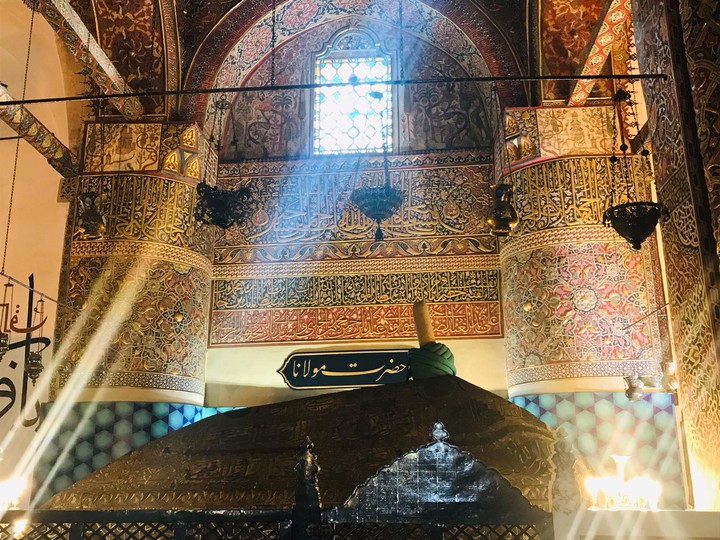 "dinle neyden hikaye etmekte " Mevlana