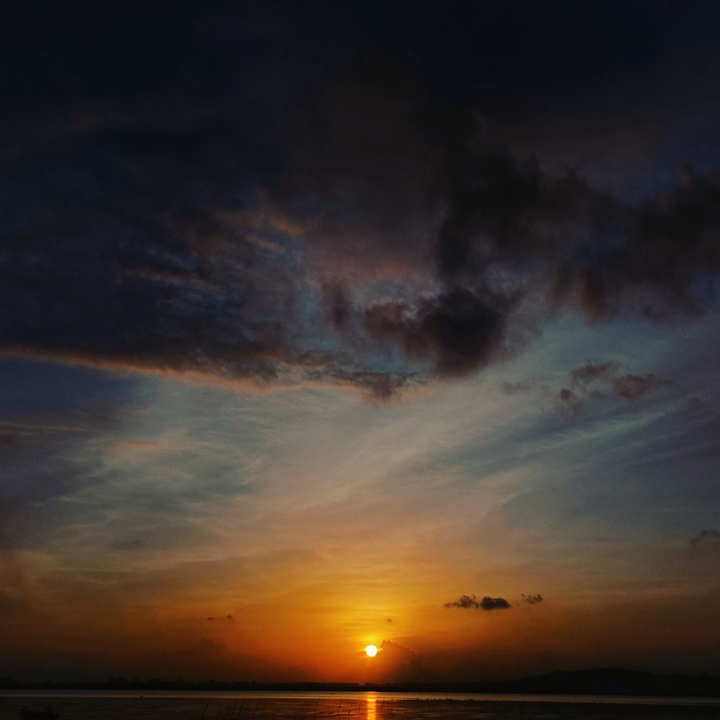 watch more sunsets than Netflix. please do support me ?