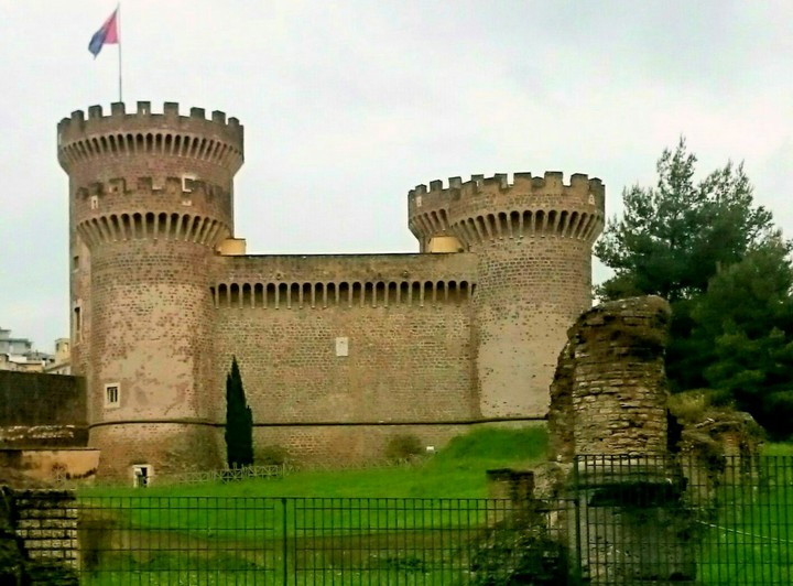 BEAUTIFUL NAPLES