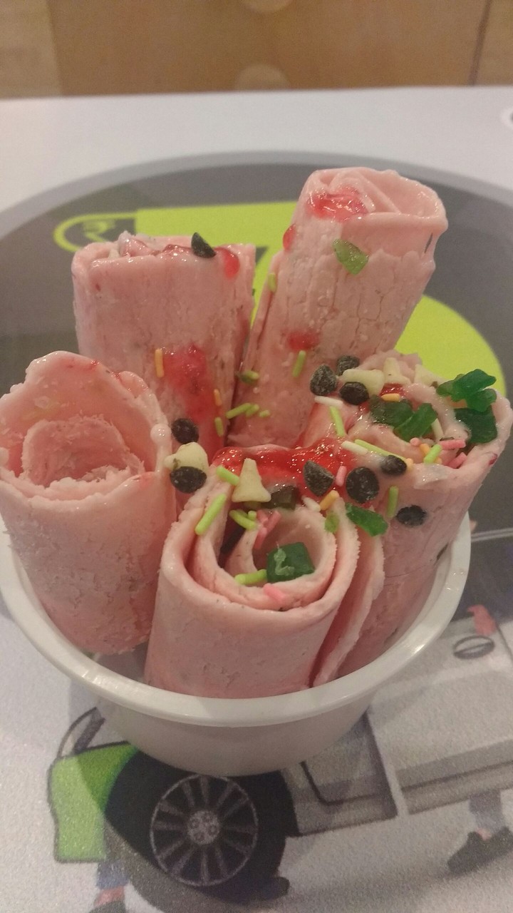 Ice cream rolls