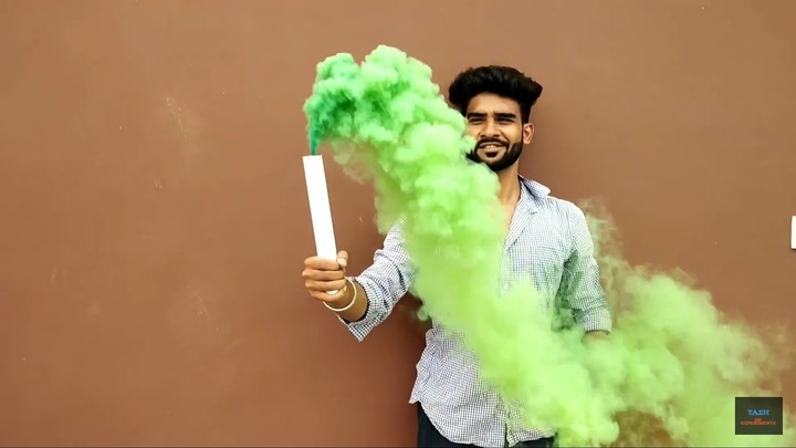 Colour Smoke.... green
