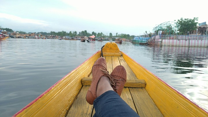 Relaxing ride in Dal Lake, Kashmir