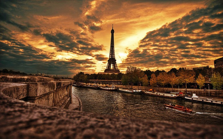 PARIS