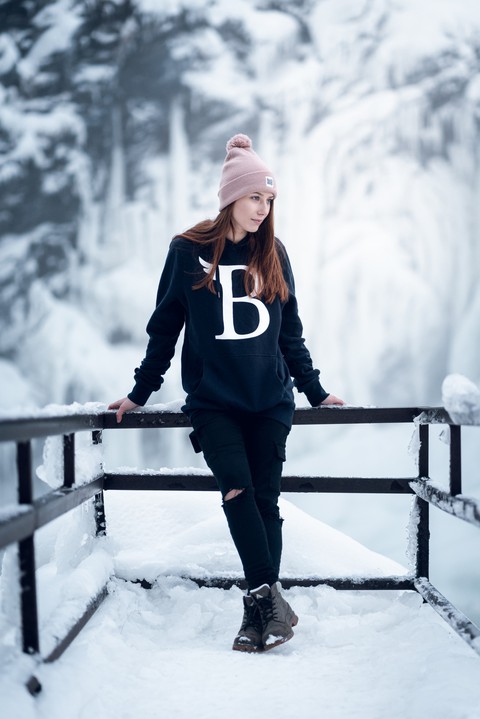 Девушка