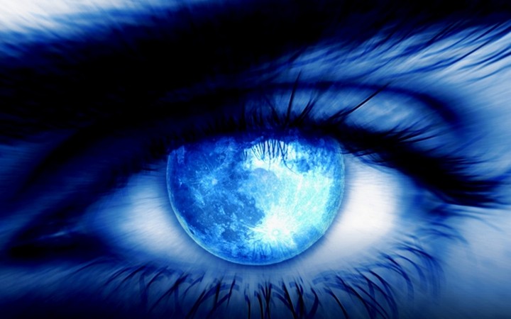 earth's  eye