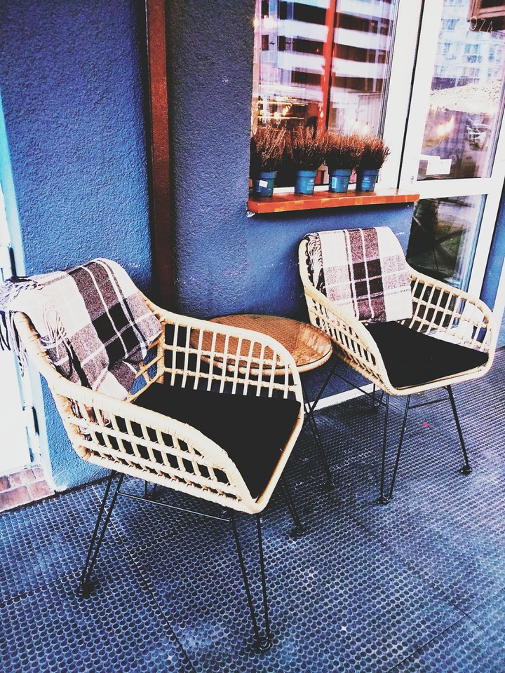 a place to rest and drink some coffee