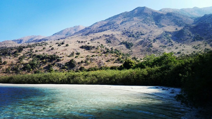 The amazing lake.