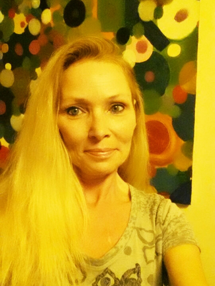 Head up and smile. Good thoughts