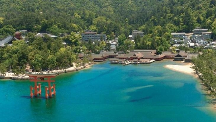 厳島神社  Itsukushima shrine